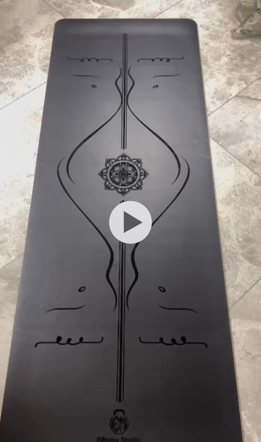 فرشة يوغا - بتخفف الضغط على المفاصل وبتخلي التمارين الأرضية أسهل وأأمن خلال الحمل.